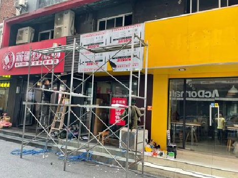 华阴制作广告招牌如何避免它发黄？